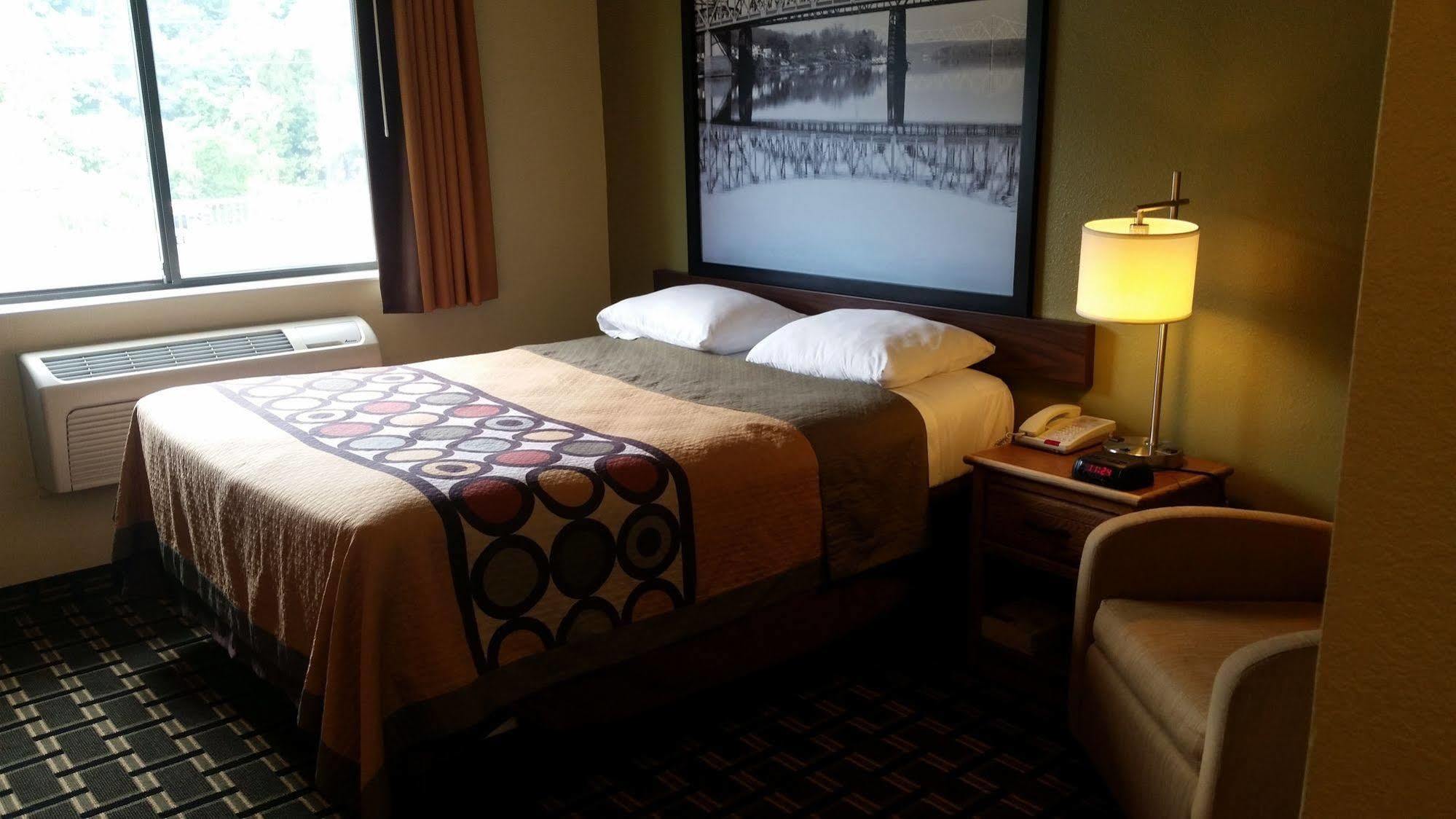 מלון Super 8 By Wyndham Wheeling Wv מראה חיצוני תמונה