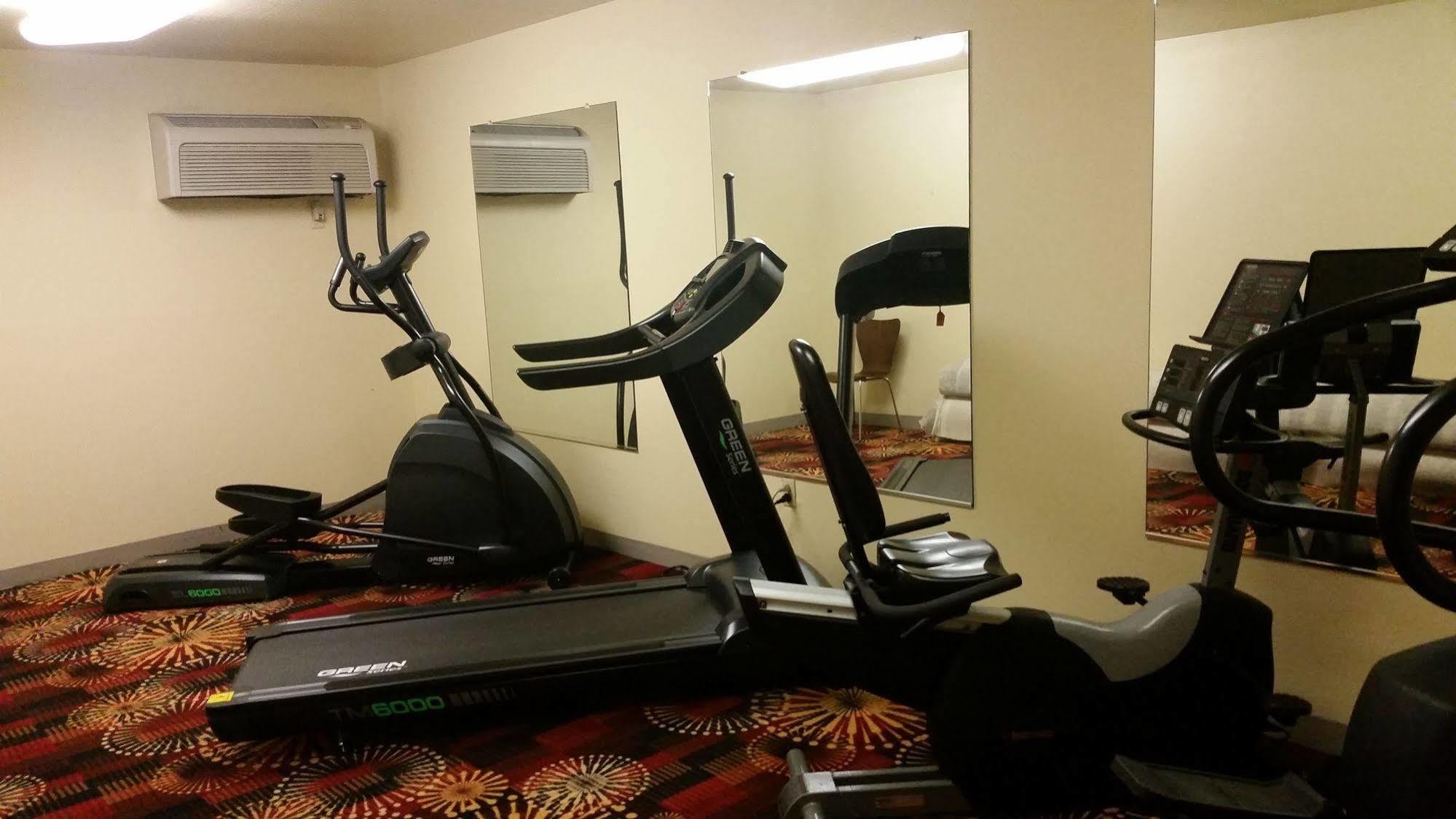 מלון Super 8 By Wyndham Wheeling Wv מראה חיצוני תמונה